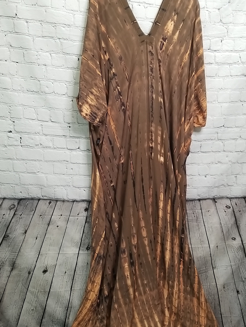 Style Park 1 Caftan  One Size. Vneck 3/4  sleeves.  EUC